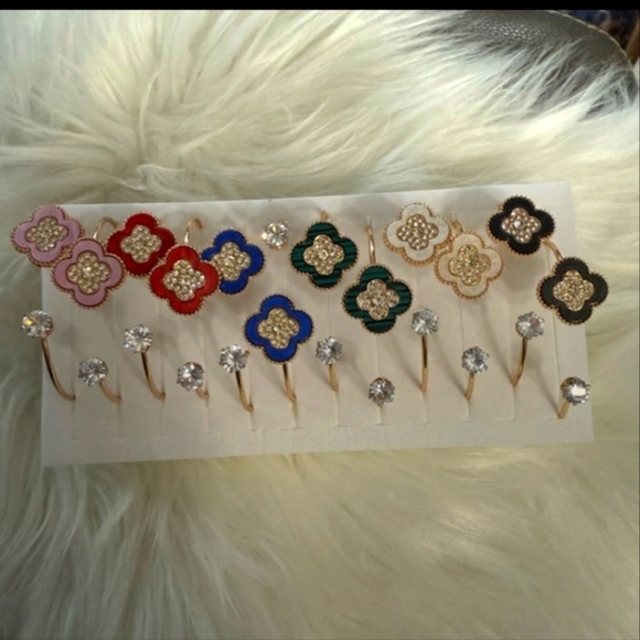 Jewelry - ADJUSTABLE Clover BRACELET. VARIOUS COLORS. YOU CHOICE 1 bracelet